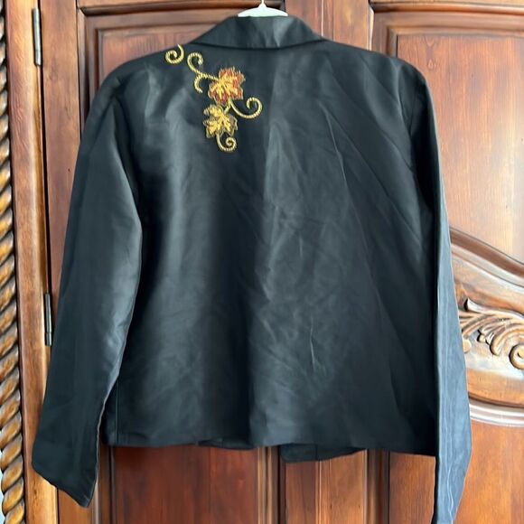 SLB Floral embroidered silk jacket- size 6 - Picture 3 of 6